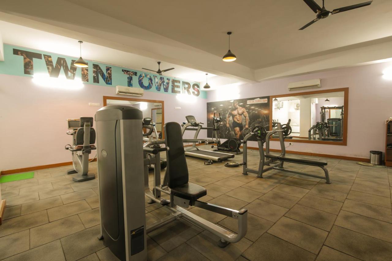 Twin Towers Bed & Breakfast เกรทเตอร์นอยดา ภายนอก รูปภาพ