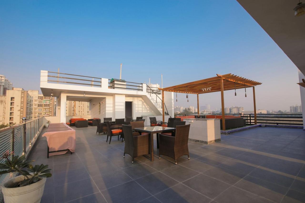 Twin Towers Bed & Breakfast เกรทเตอร์นอยดา ภายนอก รูปภาพ