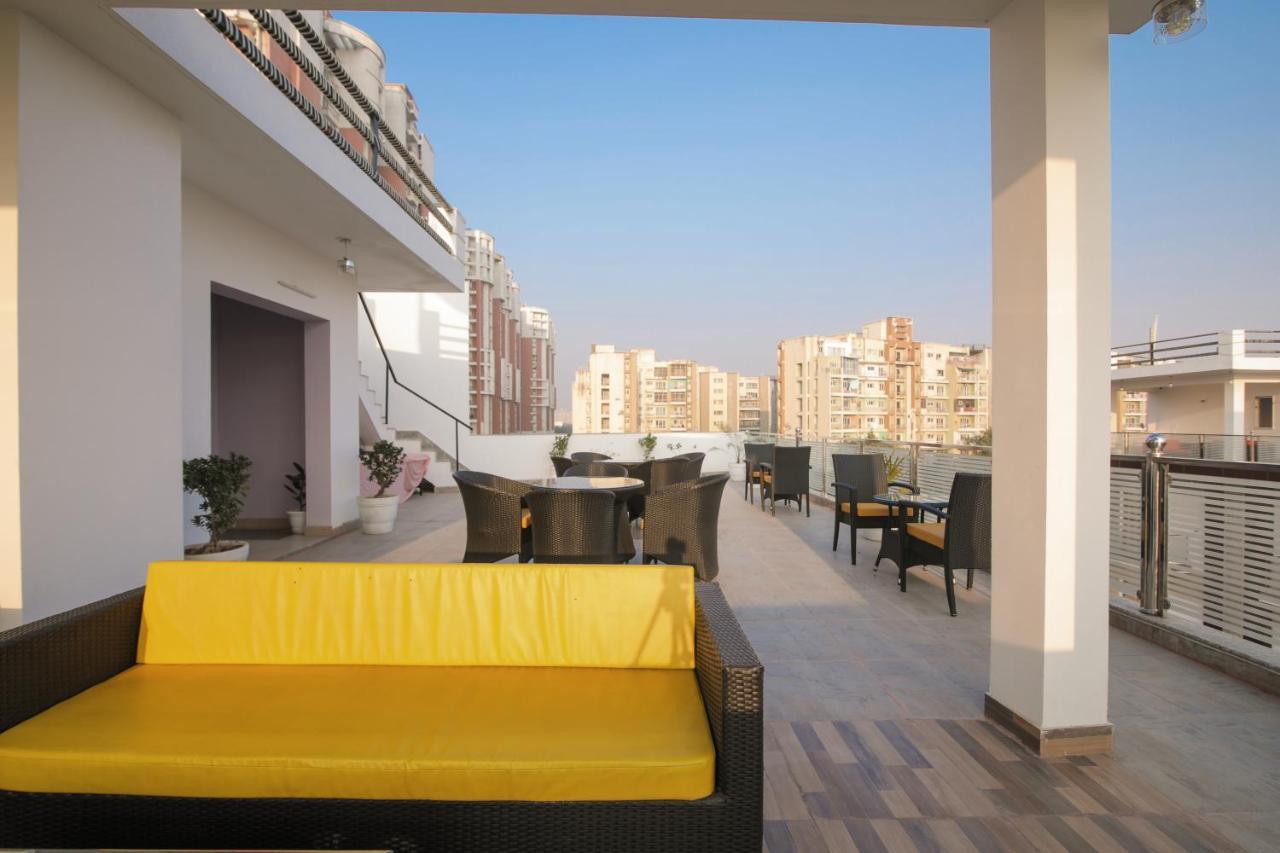 Twin Towers Bed & Breakfast เกรทเตอร์นอยดา ภายนอก รูปภาพ